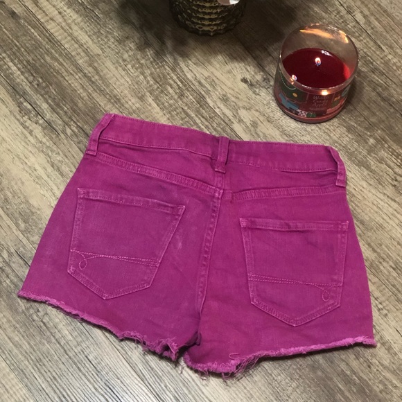 Decree fuschia medium/high-waisted jean shorts - Picture 3 of 3